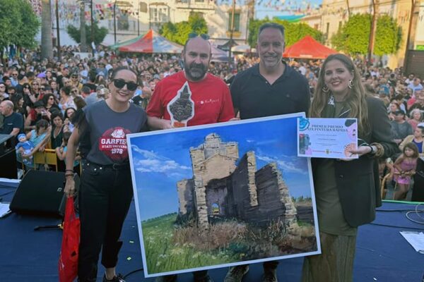 Paco Rojas recibiendo el premio en Trebujena 2026