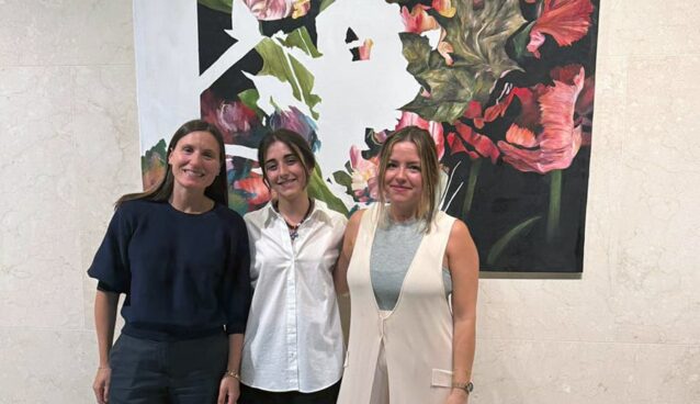 Andrea Peralta en la inauguración de la exposición